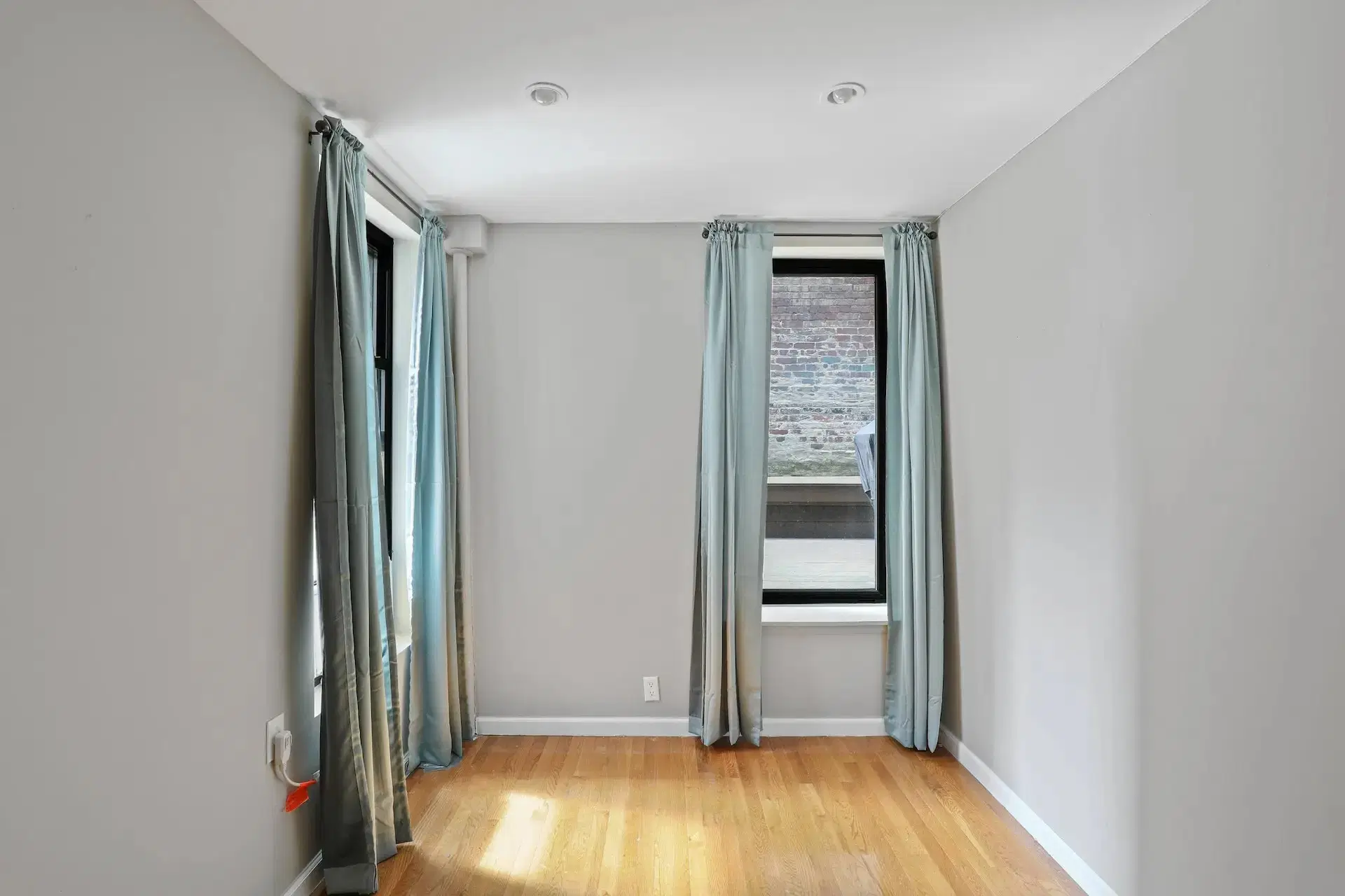 June Homes 10009, New York – #560B: East Village