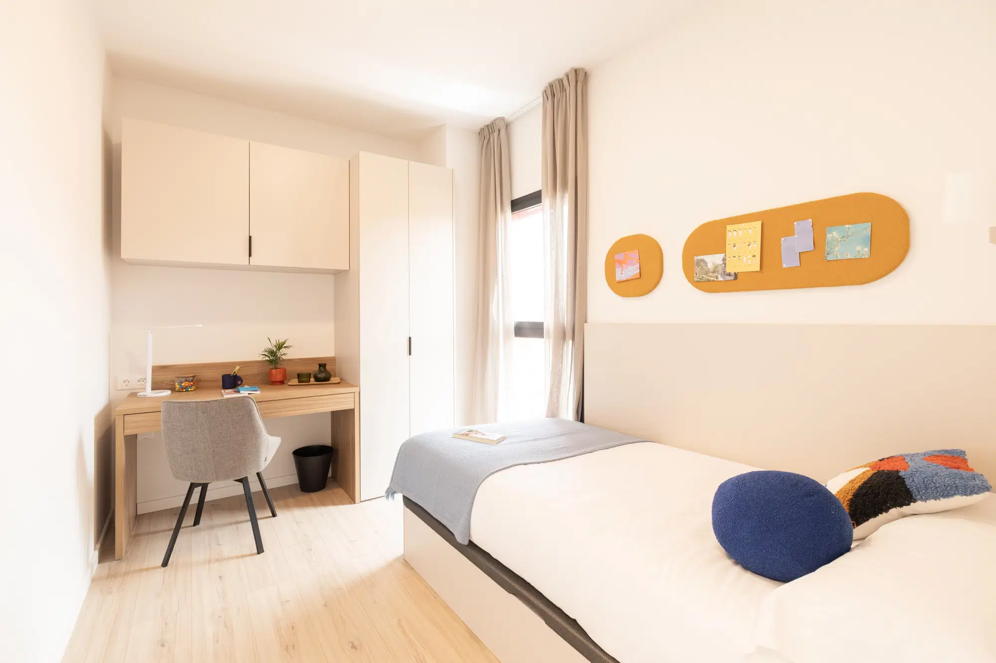 Canvas Student Sevilla Lago, Sevilla – Shared 2 Bedroom Apartment Platinum