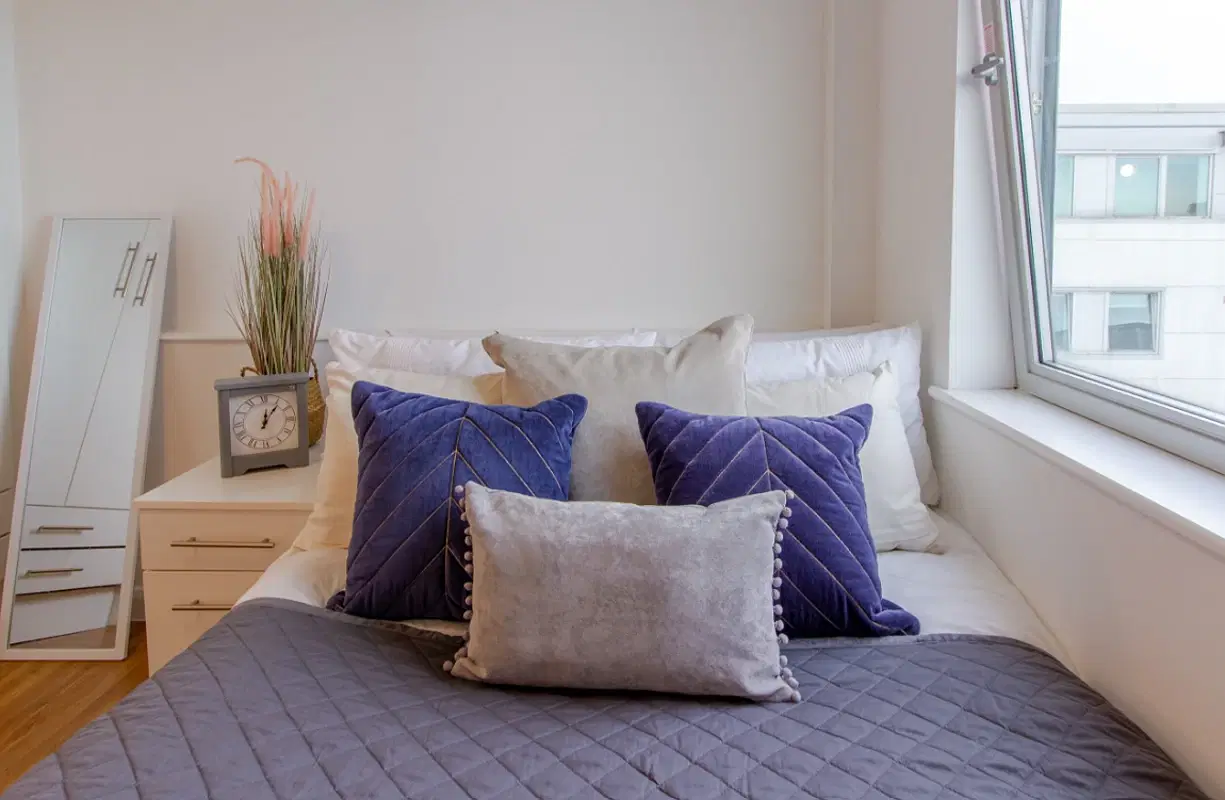 The Glasshouse, Nottingham – Bronze 2 Bed Room
