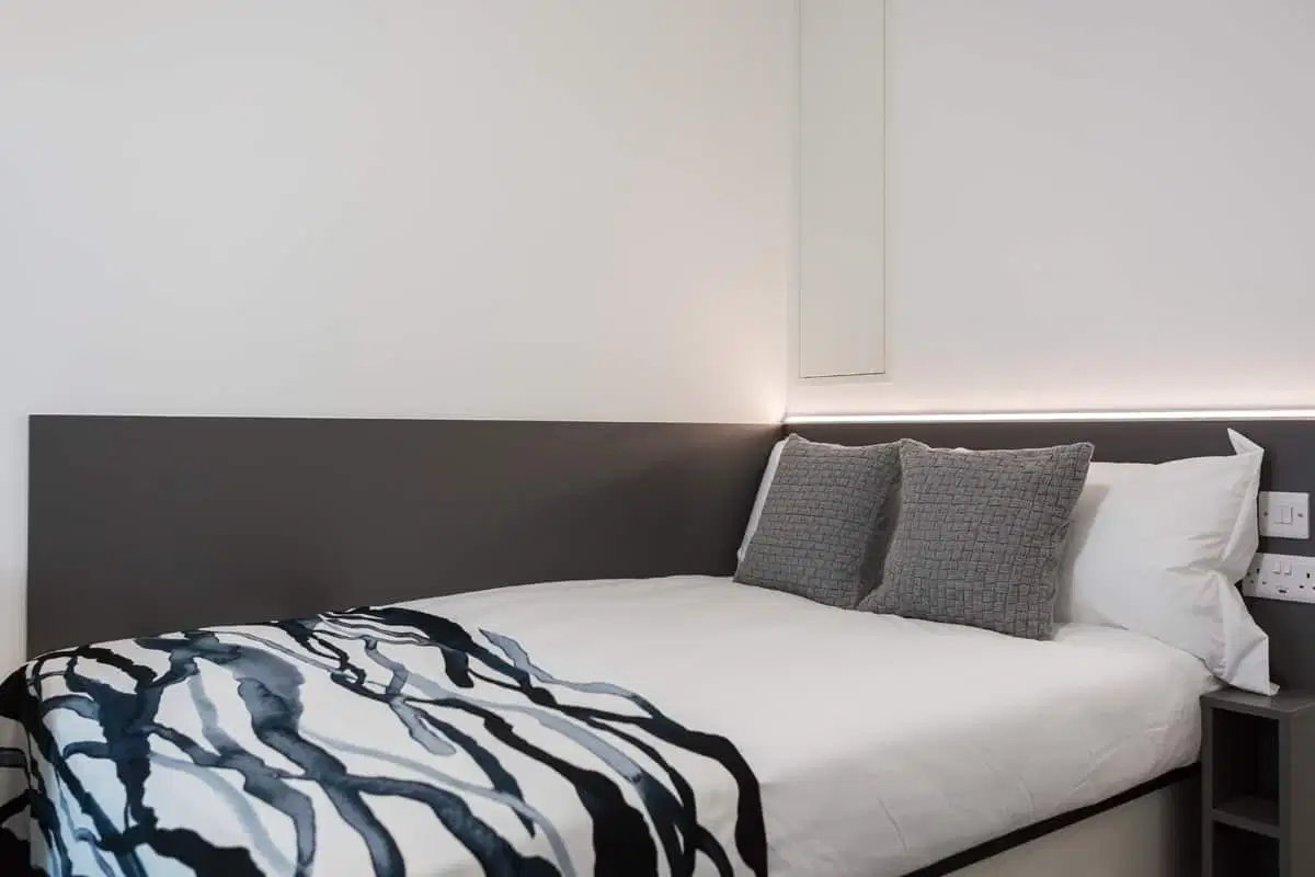 GoBritanya Highbury Residence II, London – Silver Studio - Standard View | Lower Level