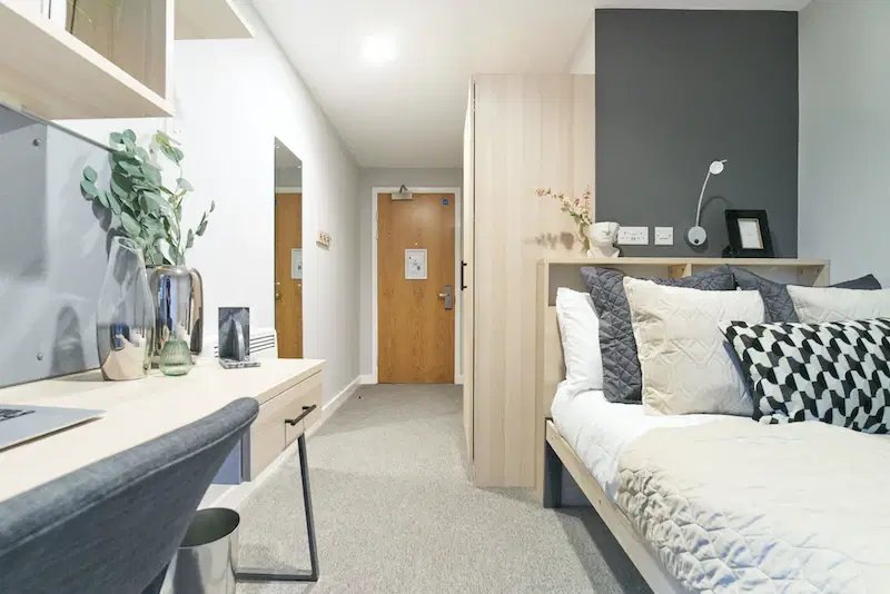 Straits Manor, Sheffield – Standard Ensuite