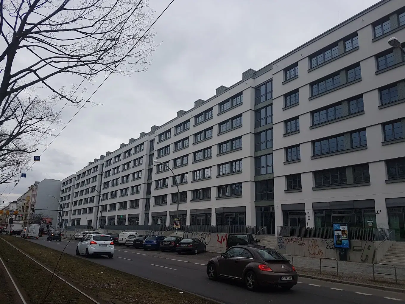 Neon Wood Frankfurter Tor, Berlin – Exterior