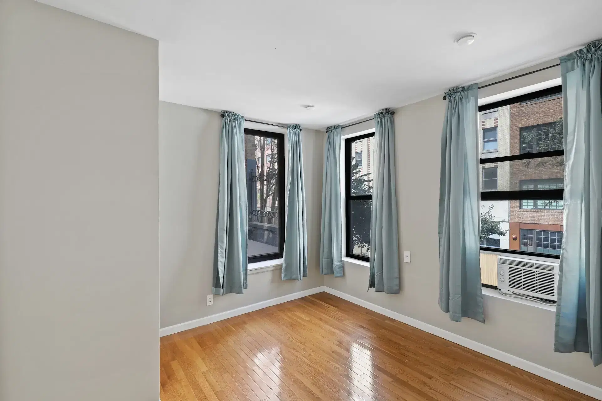 June Homes 10009, New York – #560C: East Village