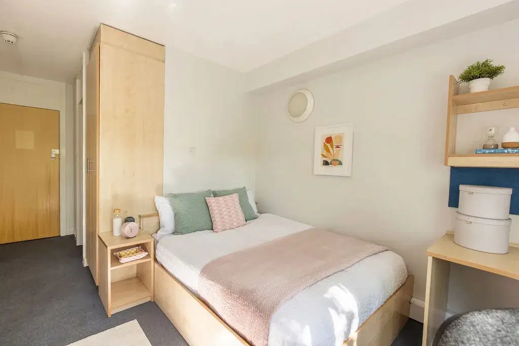 Charlotte Court, Sheffield – 6 Bed Deluxe Ensuite