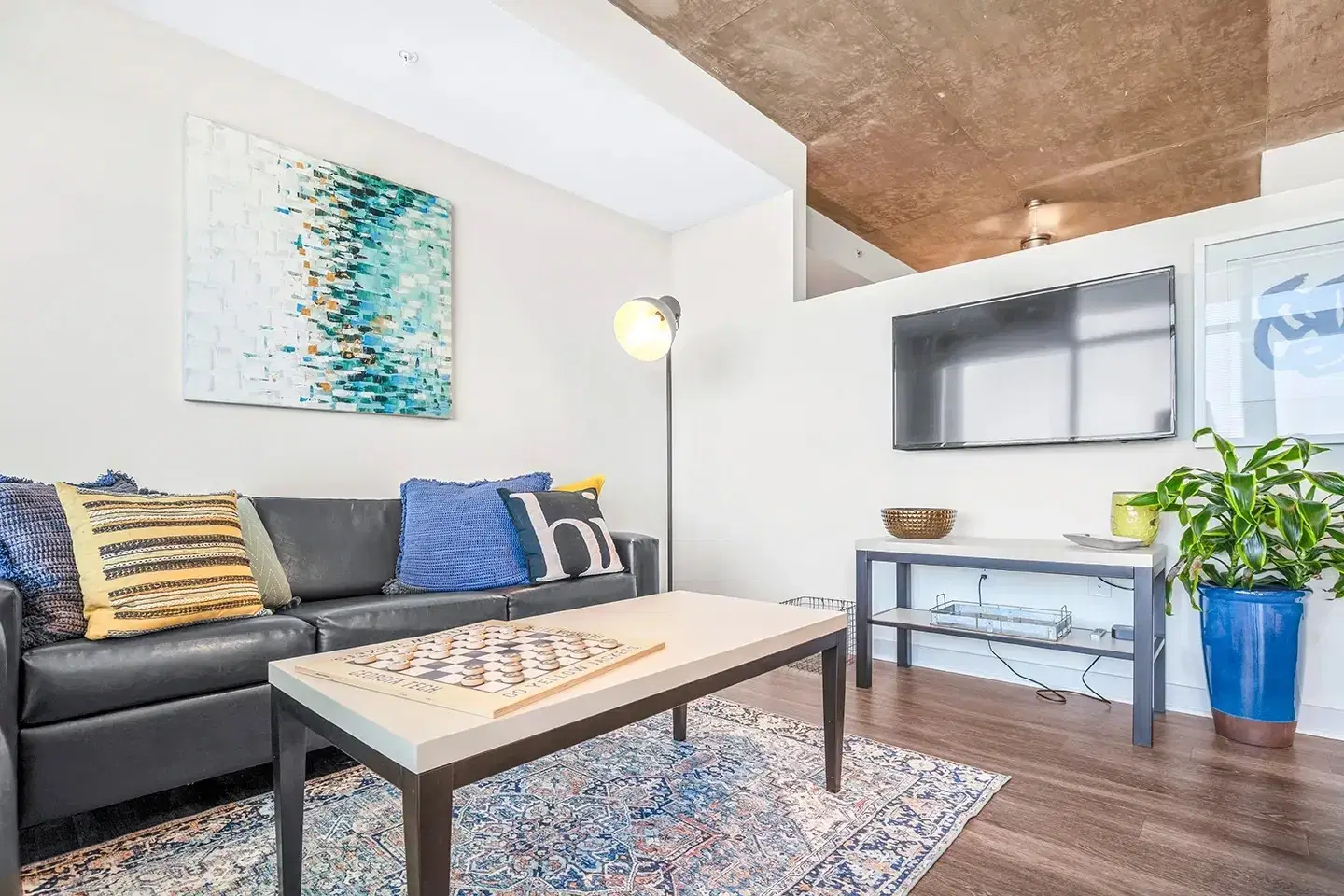 Square on Fifth, Atlanta – Amenities