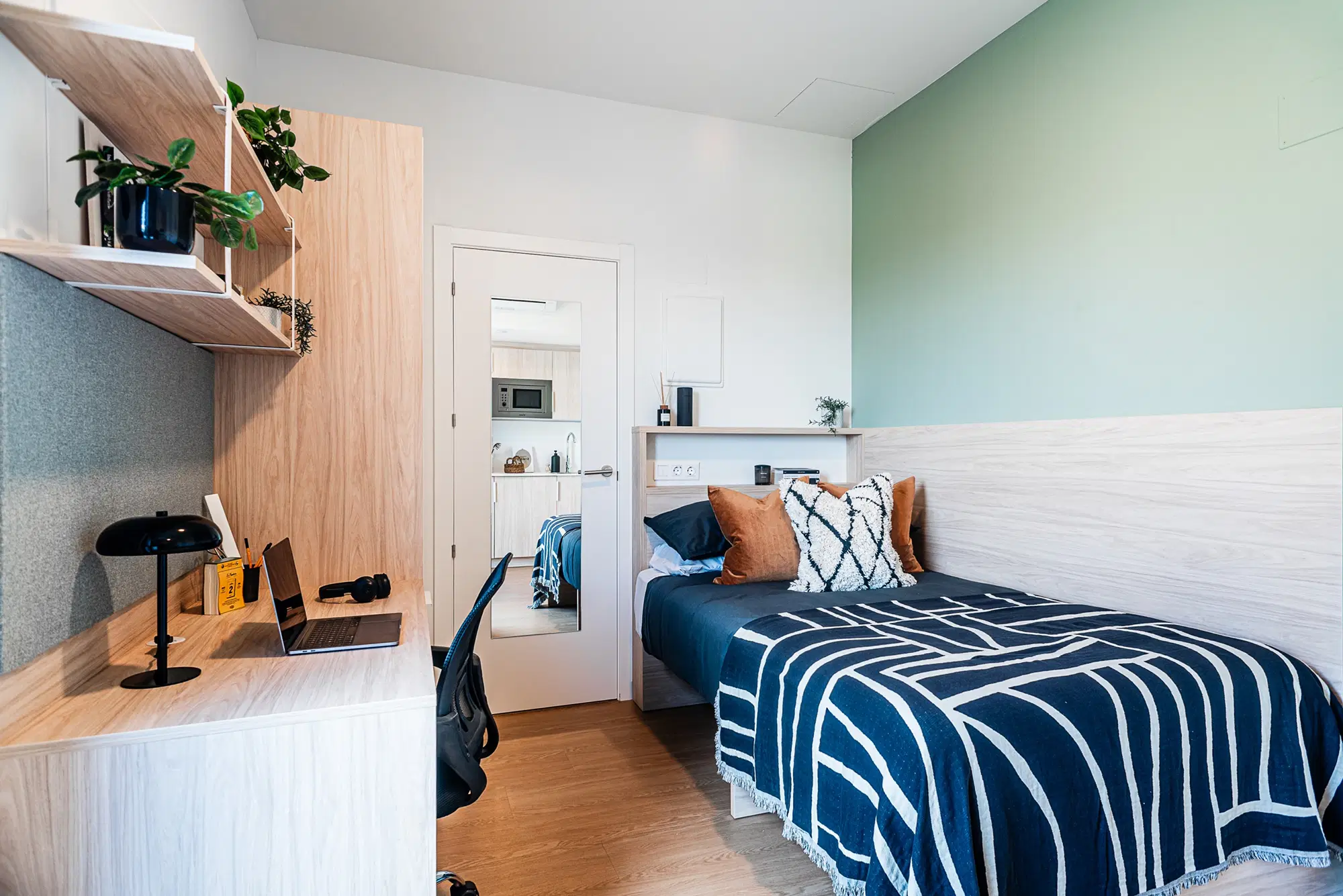 Livensa Living Madrid Aravaca Campus, Madrid – Premium Studio with Terrace