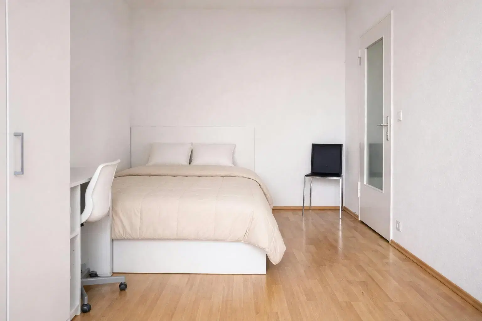 RM Bismarckstraße 106, Berlin – Room In 2 Bed 1 Bath (#32.2.106.)