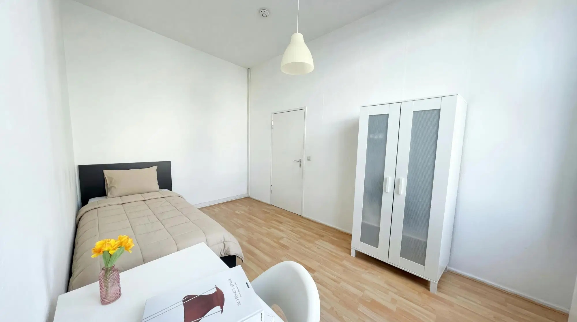 RM Bismarckstraße 106, Berlin – Room In 3 Bed 1 Bath (#40.2.106.)