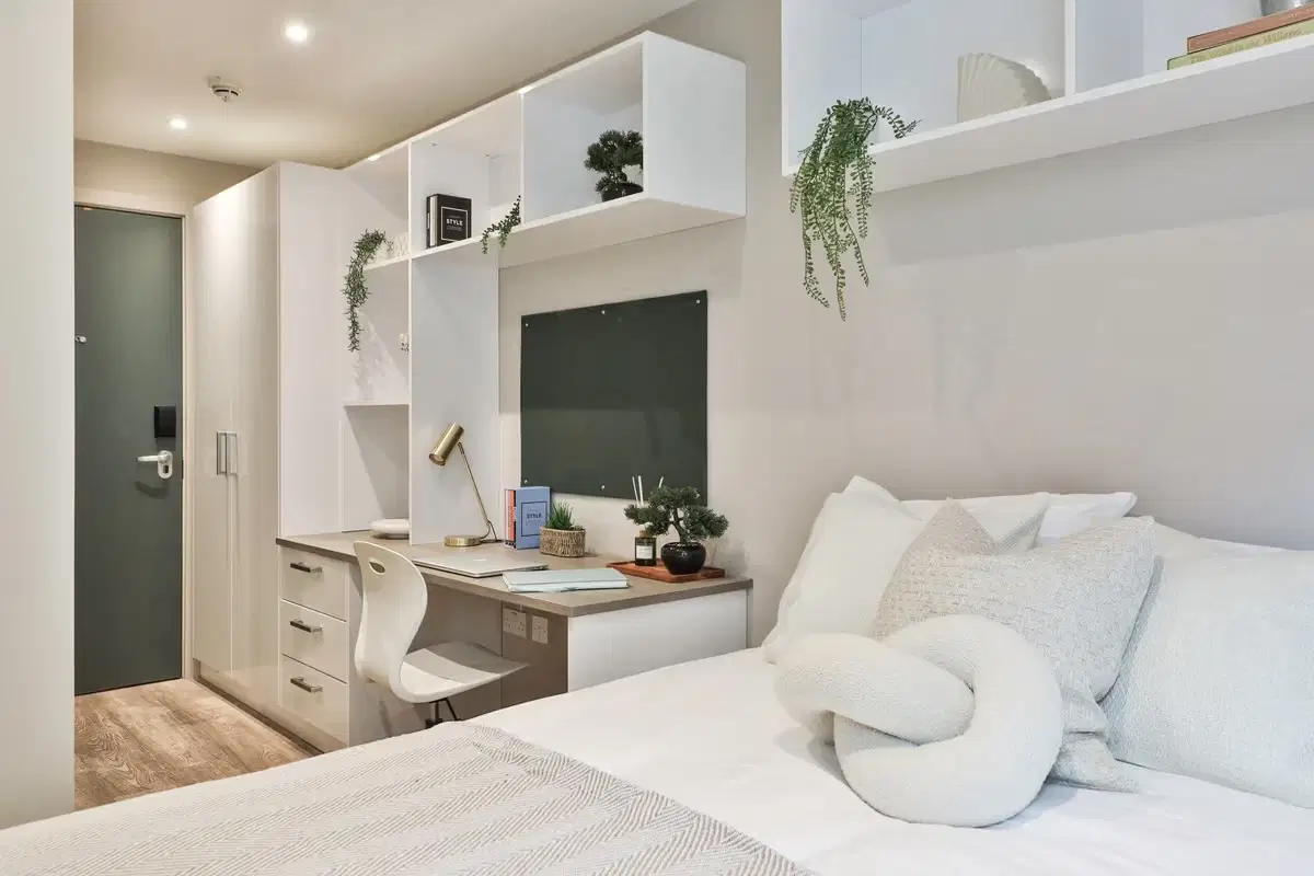 The Emporium, Birmingham – Classic 3 Bed Apartment