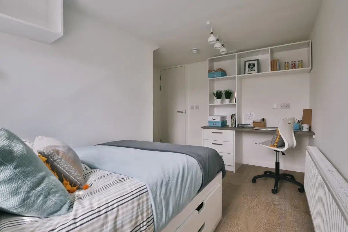 Claremont House, Glasgow – Basic 4 Bed Apartment