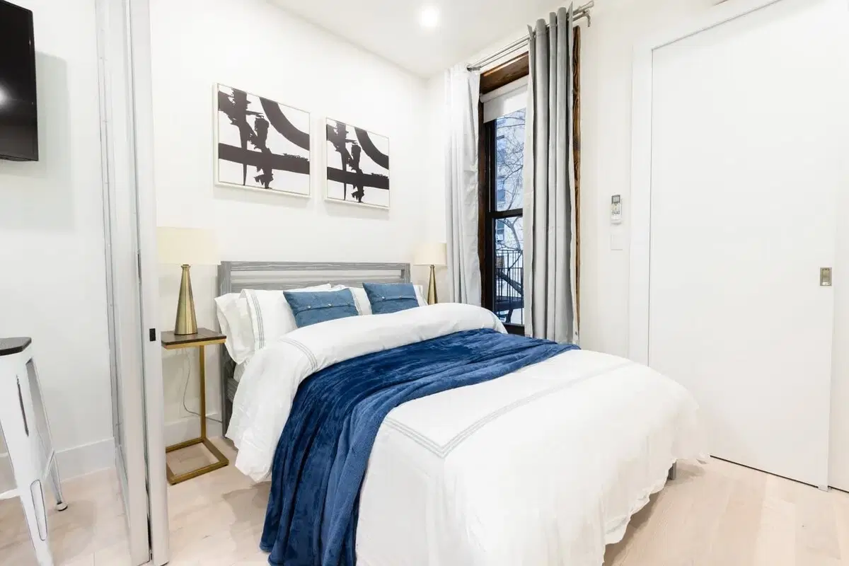 Urban 317, New York – #317-4C: Room in 1 Bedroom and 1 Bathroom