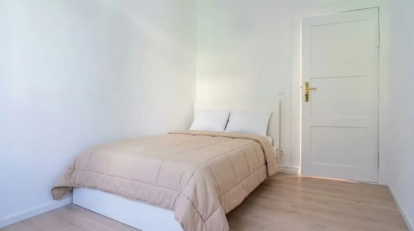 RM Treseburger Ufer 44B, Berlin – Room In 3 Bed 1 Bath (#T00.3.)