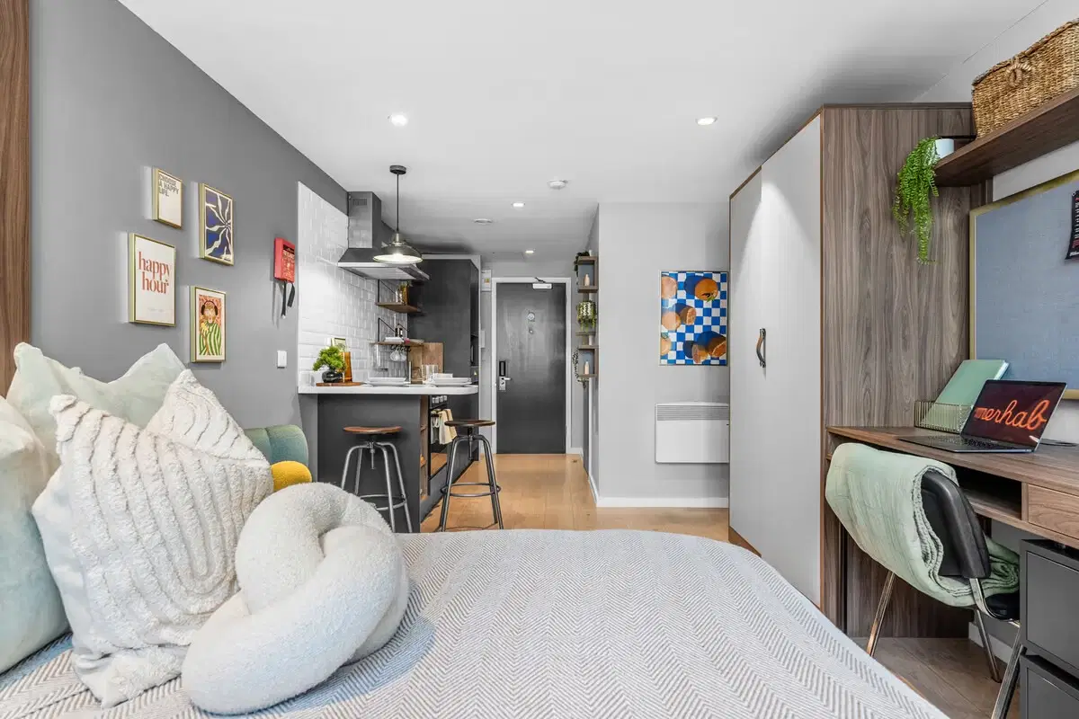 Pennine House, Leeds – Premium Studio
