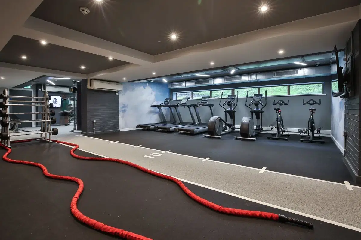 Victoria Point, Manchester – Amenities