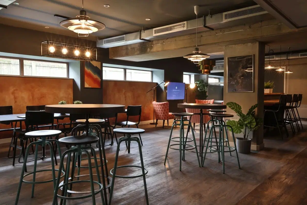 Victoria Point, Manchester – Amenities