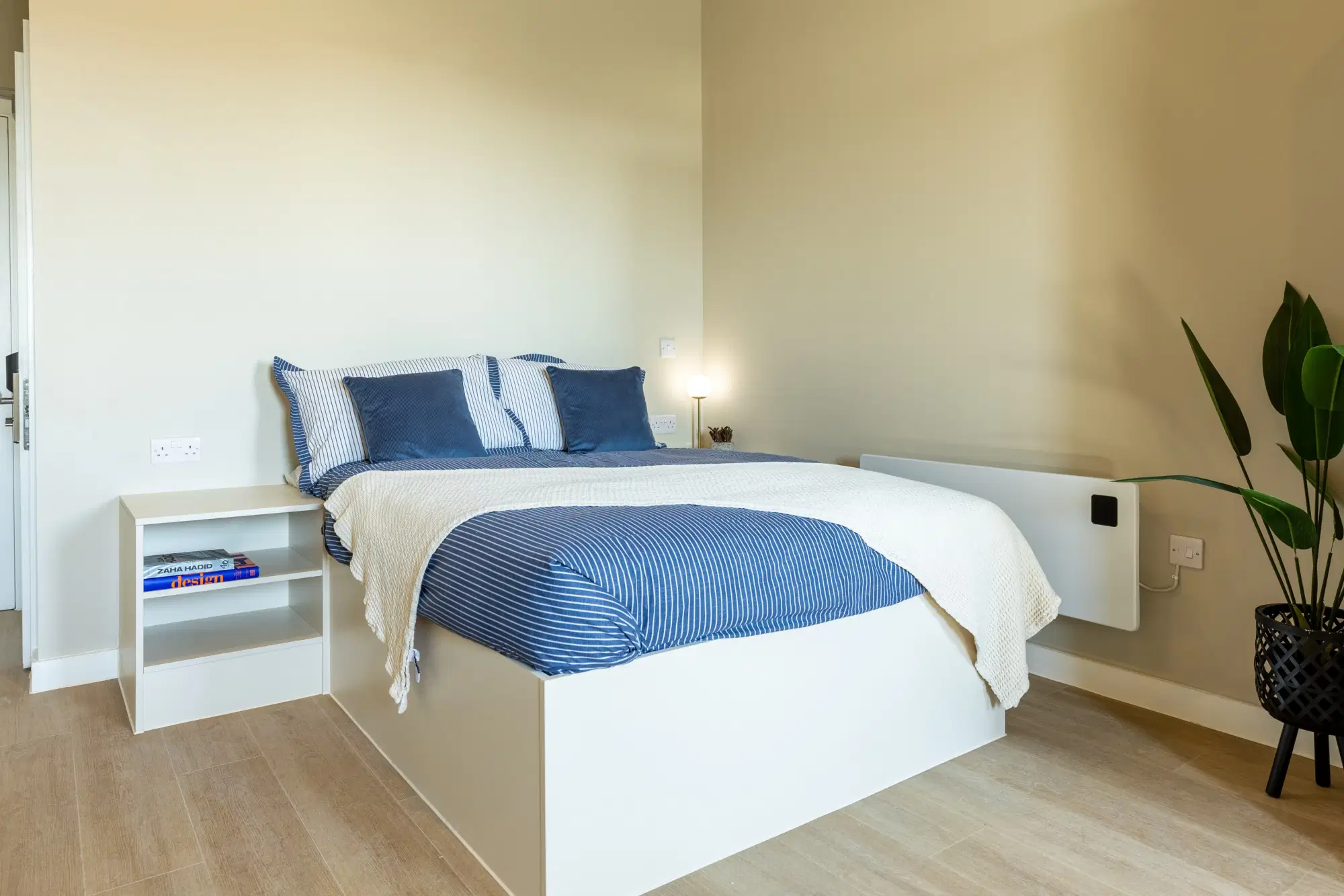 Fitz & Knox, Cardiff – Stretch Studio Apartment
