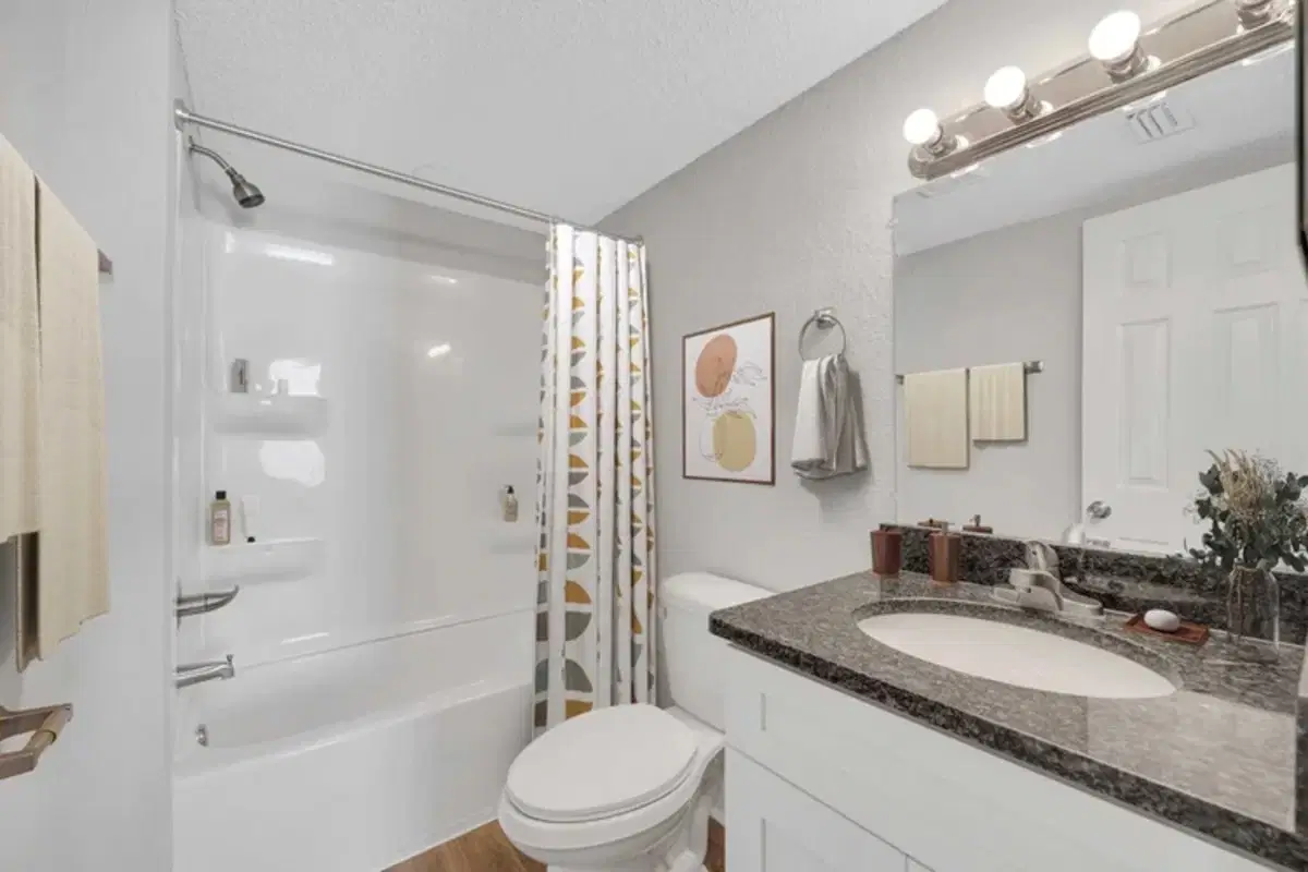 Edenfield Shores, Jacksonville – Bathroom
