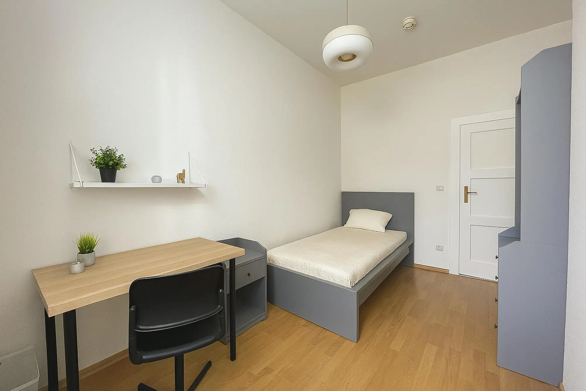 RM Lauterberger Straße 42, Berlin – Room In a 3 Bed 1 Bath (#L42.31.3.)