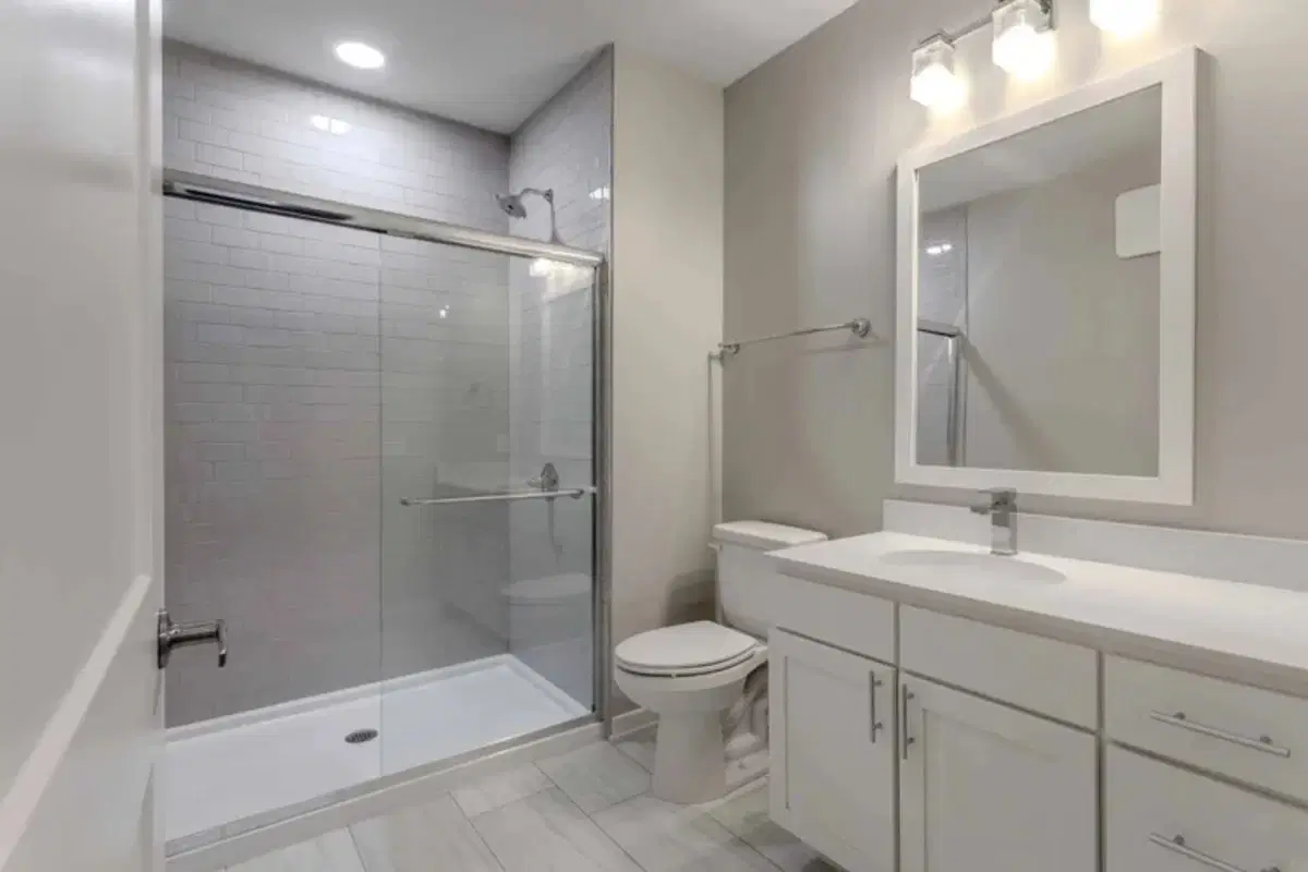 The Residences At The Sutton, Columbus – Bathroom