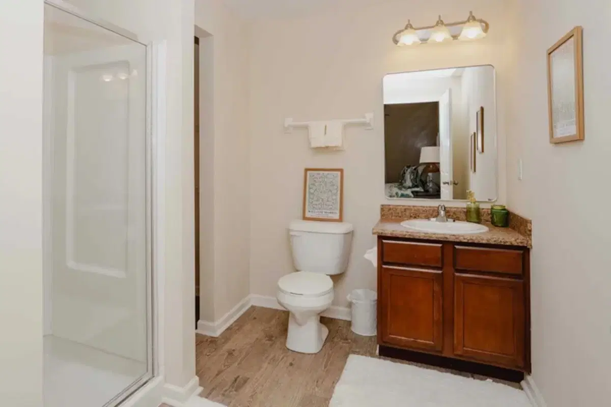 Woods at Perry Lane, Westerville – Bathroom