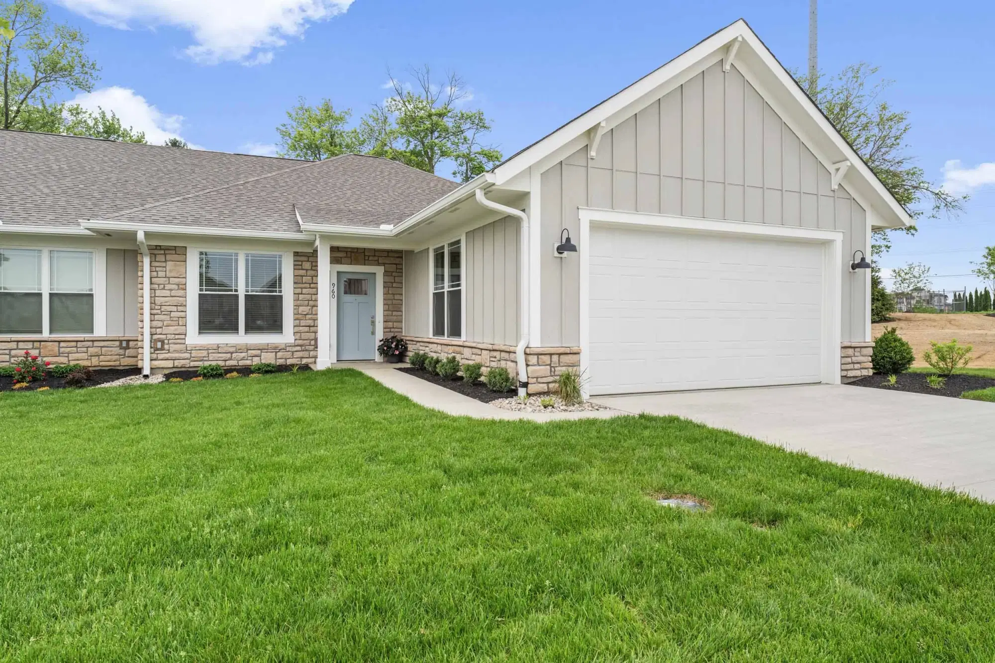 The Grand of Sugarcreek Villas, Dayton – Exterior