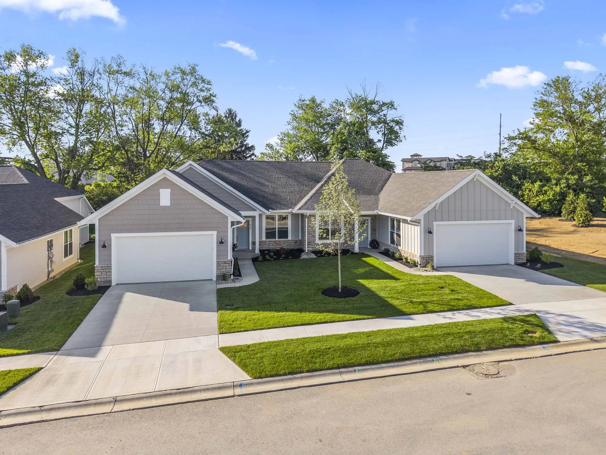The Grand of Sugarcreek Villas, Dayton – Exterior