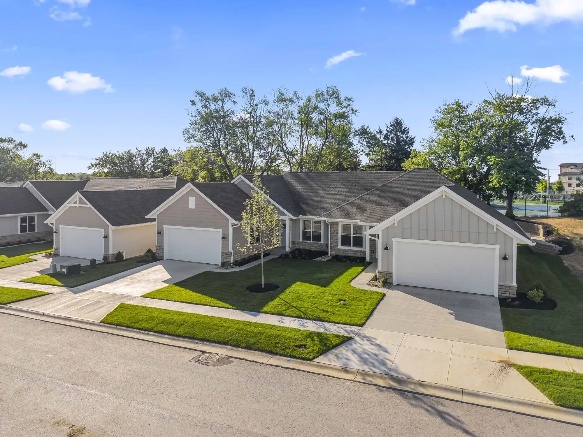 The Grand of Sugarcreek Villas, Dayton – Exterior