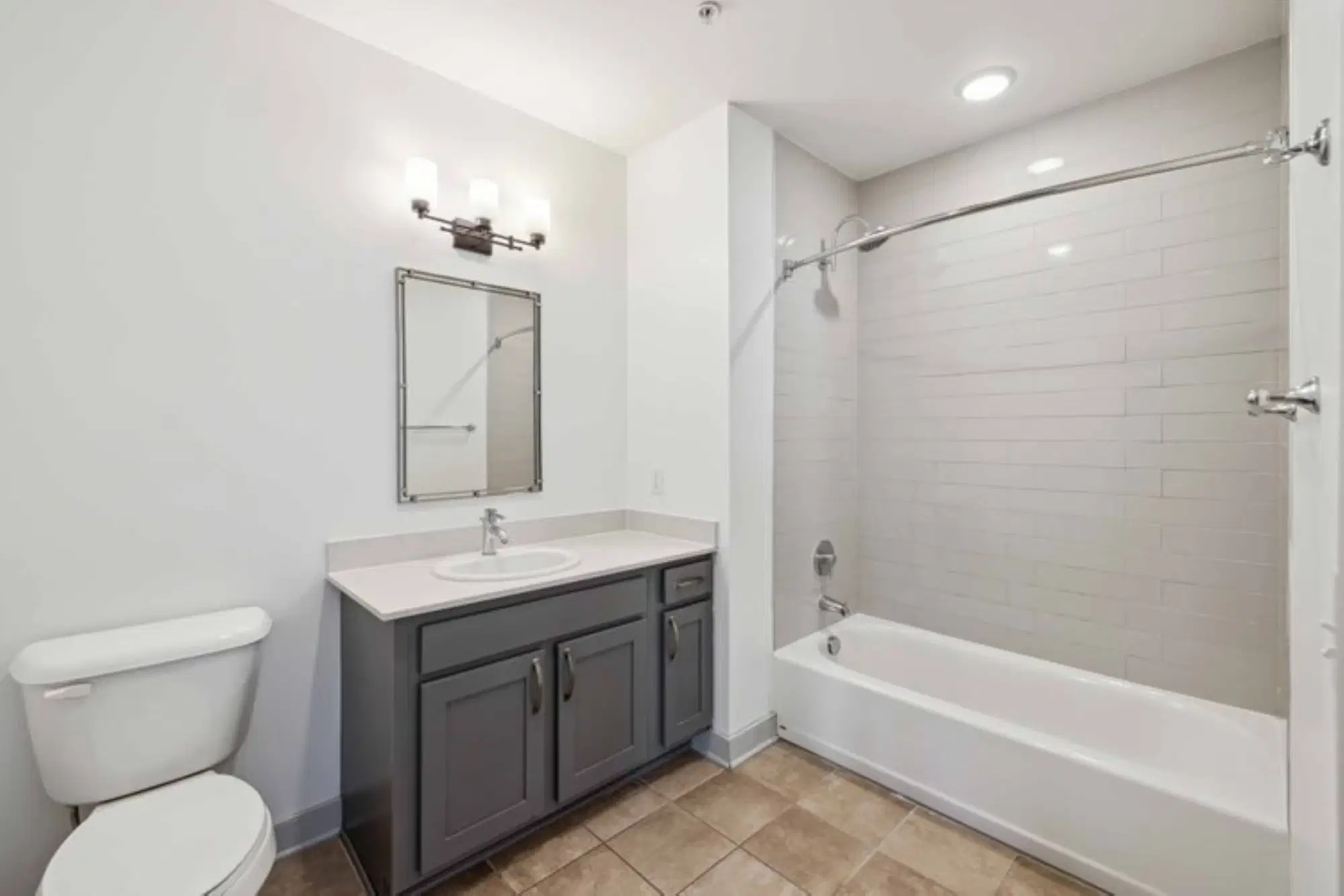The Jerome, Columbus – Bathroom