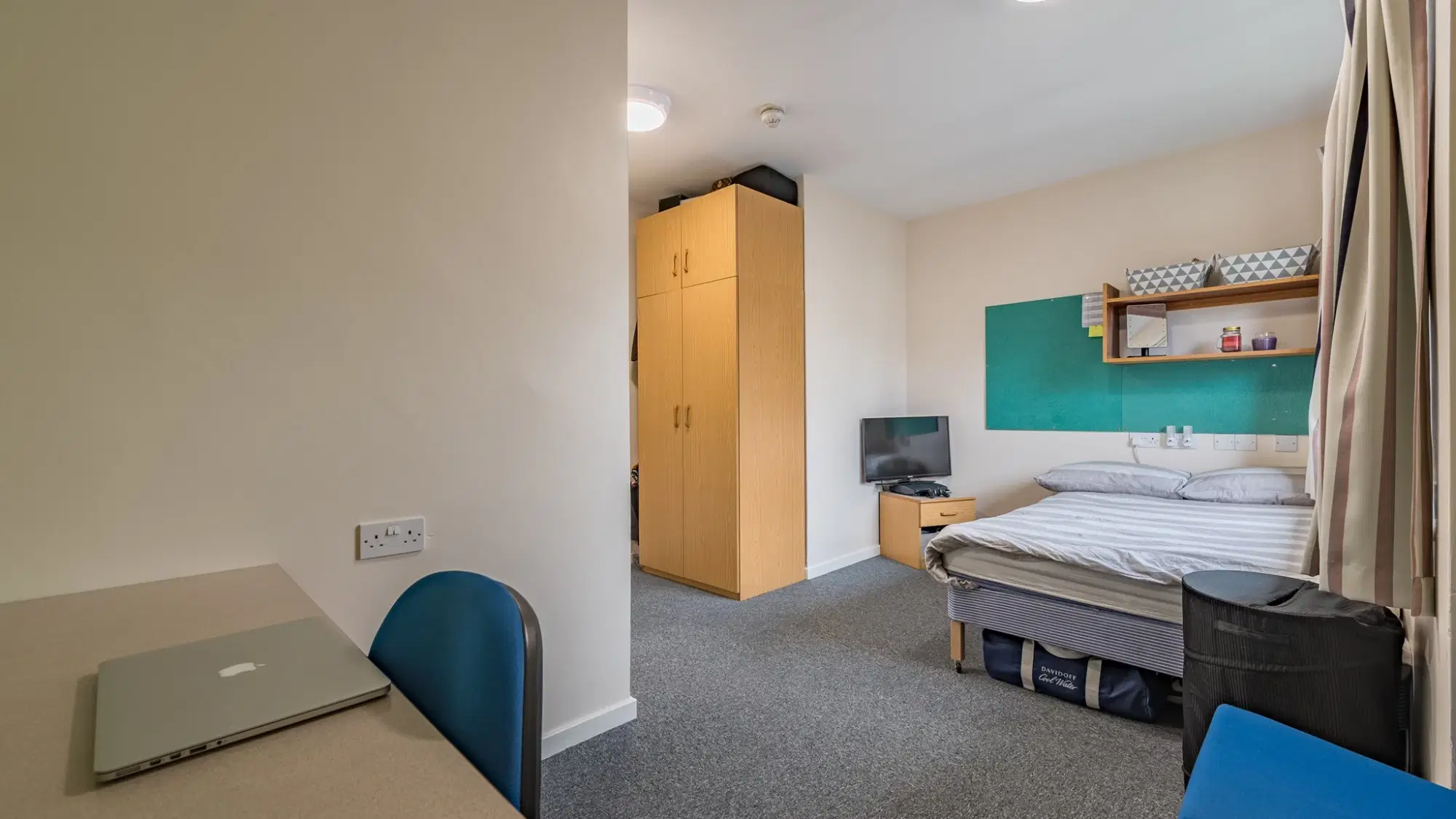 Doris Birdsall Halls, Bradford – Bedroom
