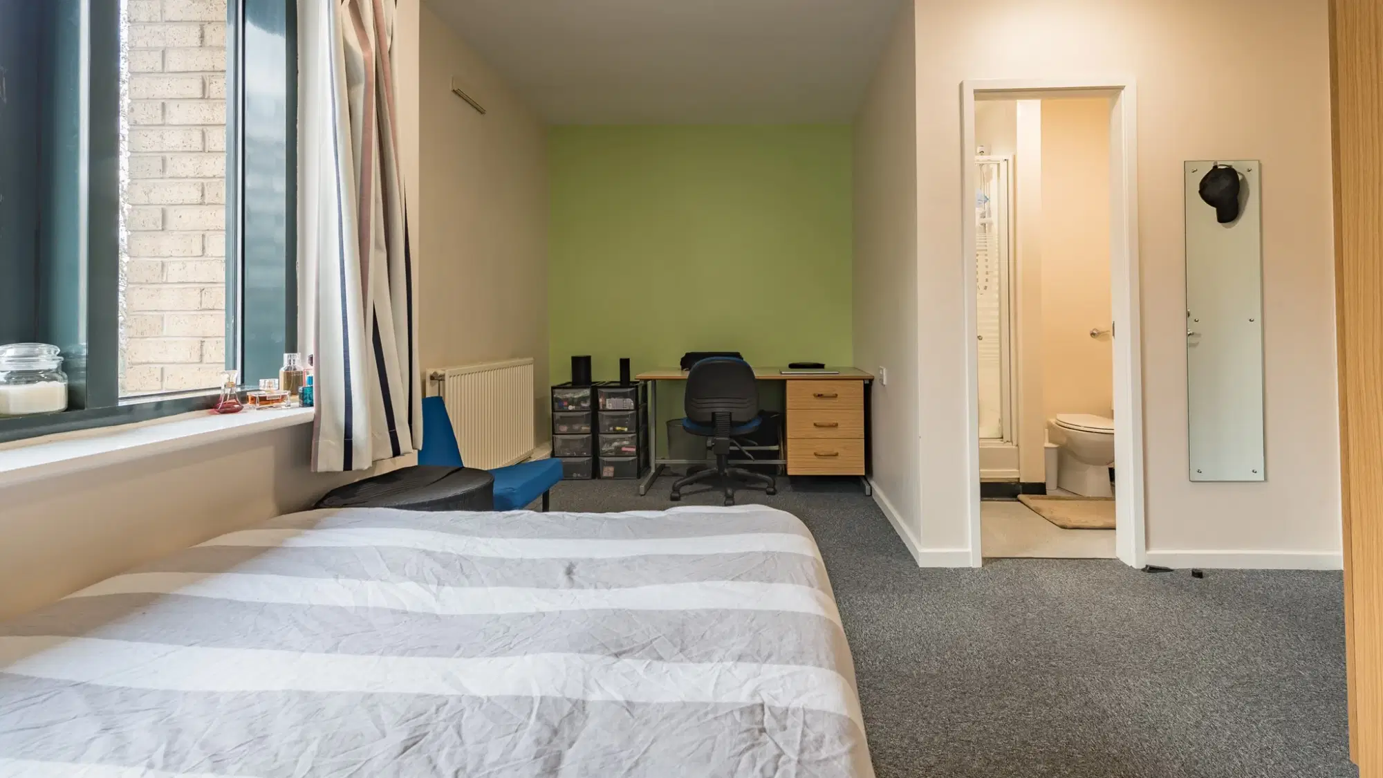 Doris Birdsall Halls, Bradford – Bedroom
