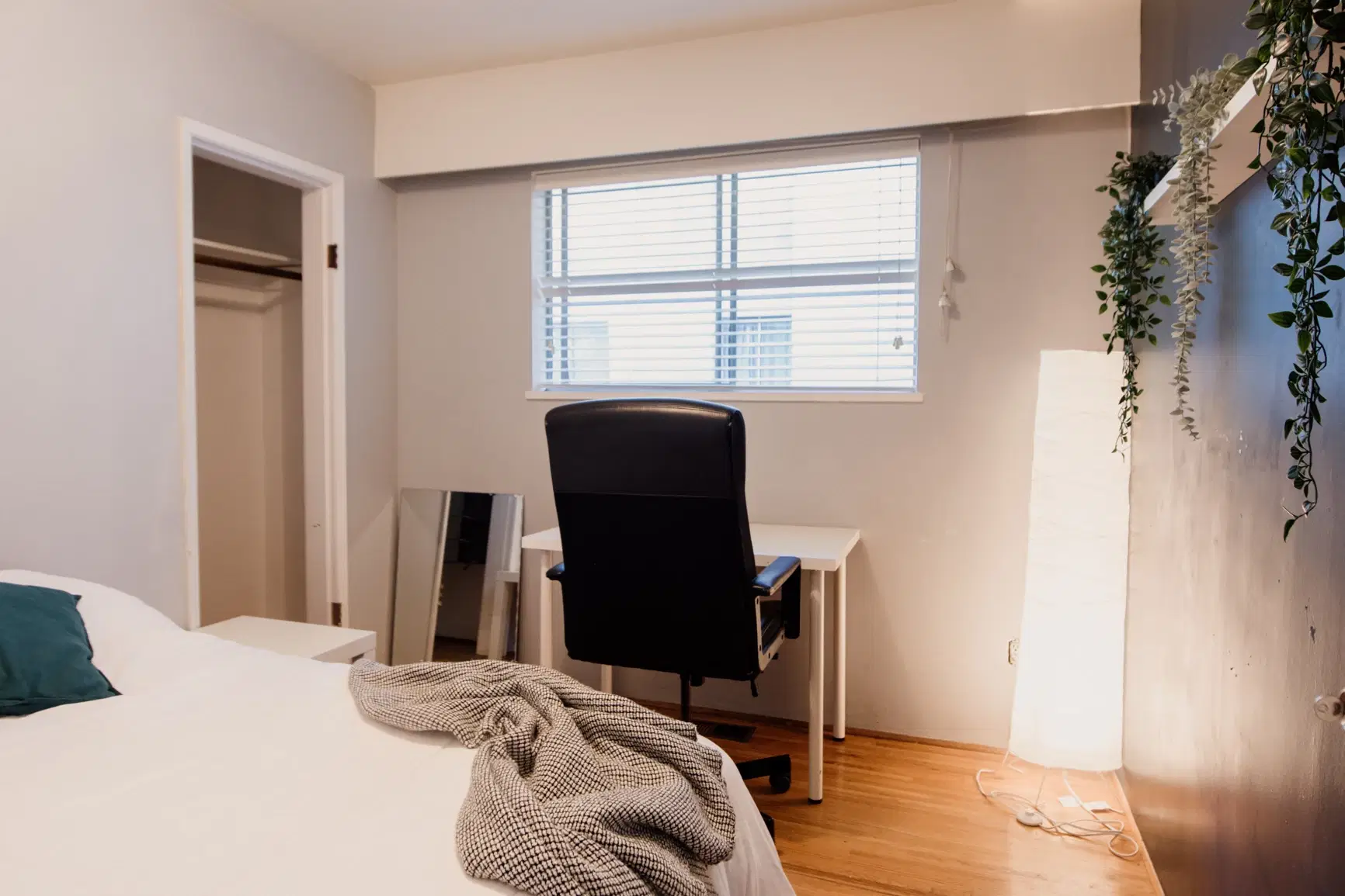 8555 Fremlin St, Vancouver – Porto Room (1 Bed 1 Bath)