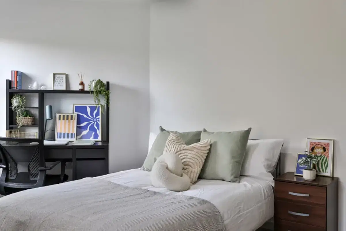 Victoria Point, Manchester – Basic 2 Bed Apartment