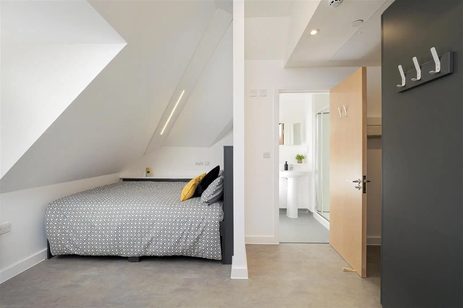 Bedford, Canterbury – Studio Style L06