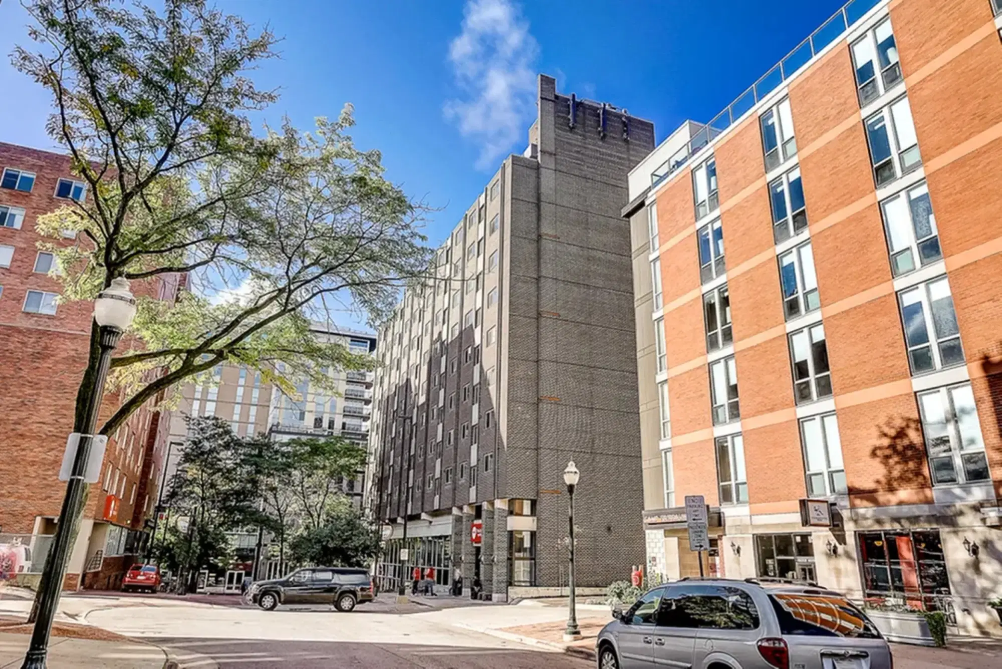 Towers on State, Madison – Exterior