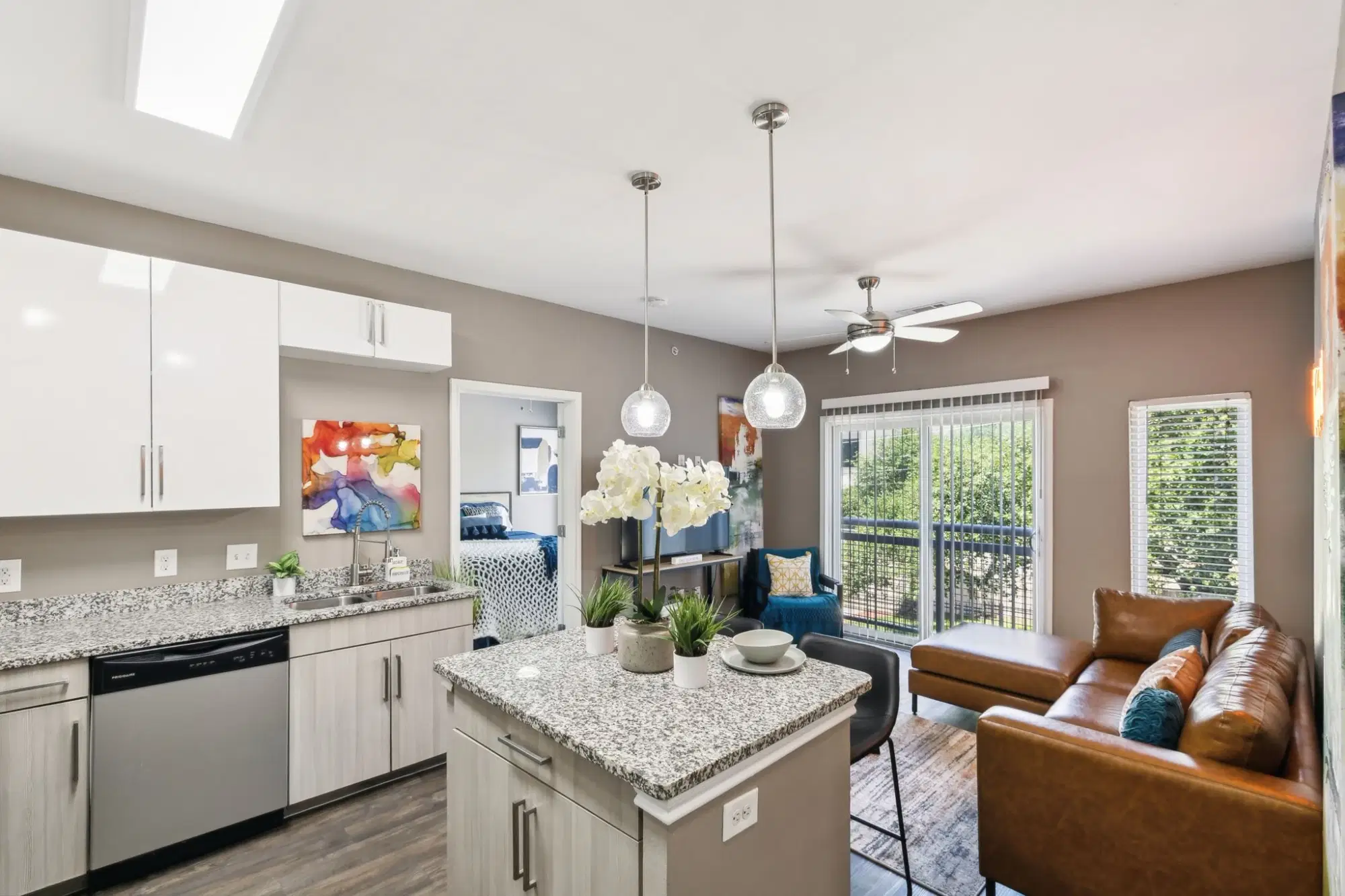 Texan 26, Austin – Amenities