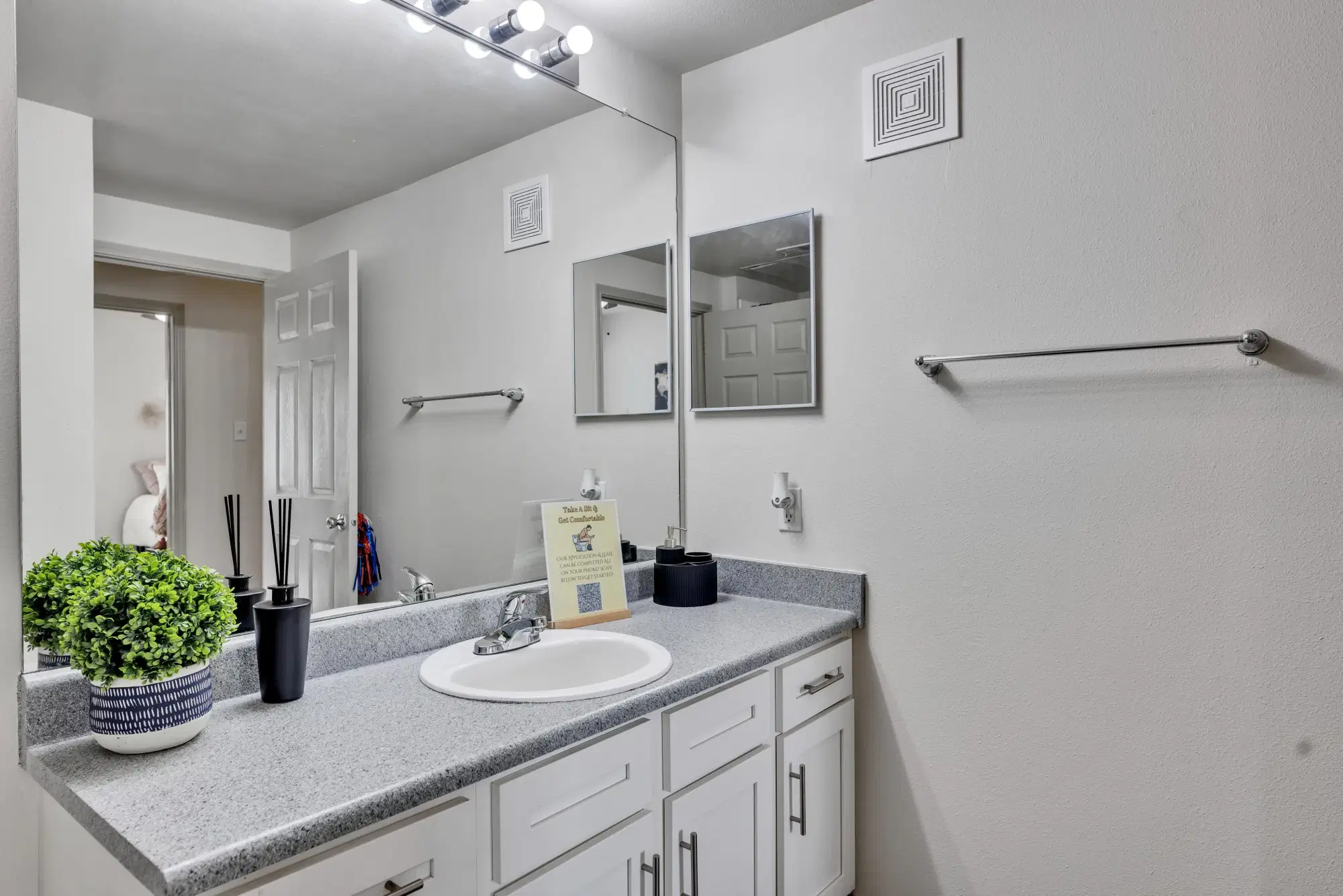 Arbors of Sam Houston, Huntsville – Bathroom