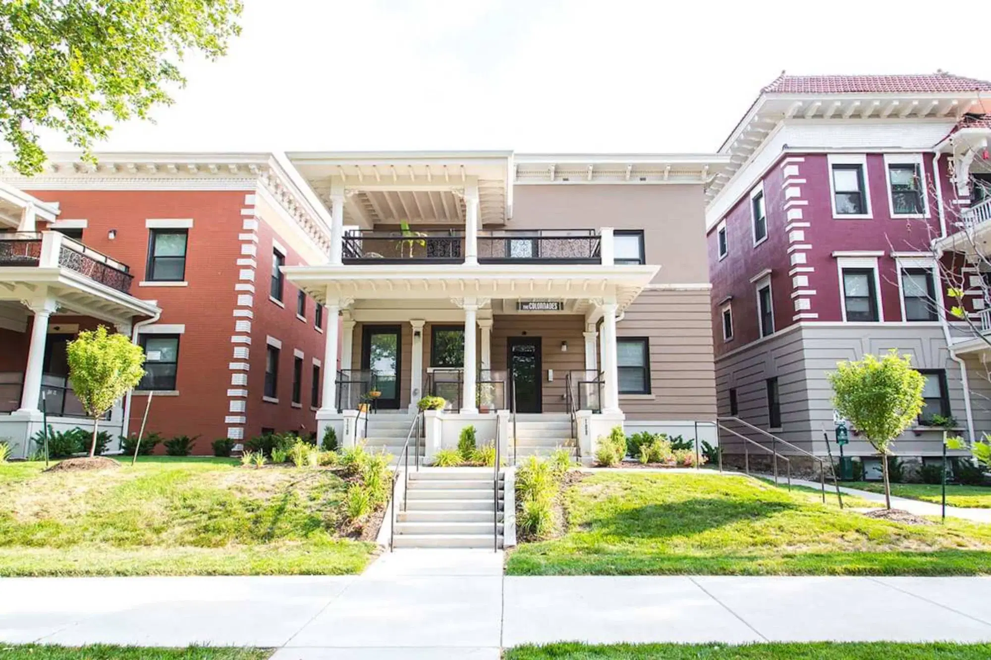 The Colonnades, Kansas City – Exterior