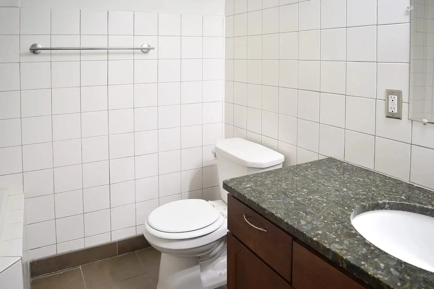Yankee Hill, Kansas City – Bathroom