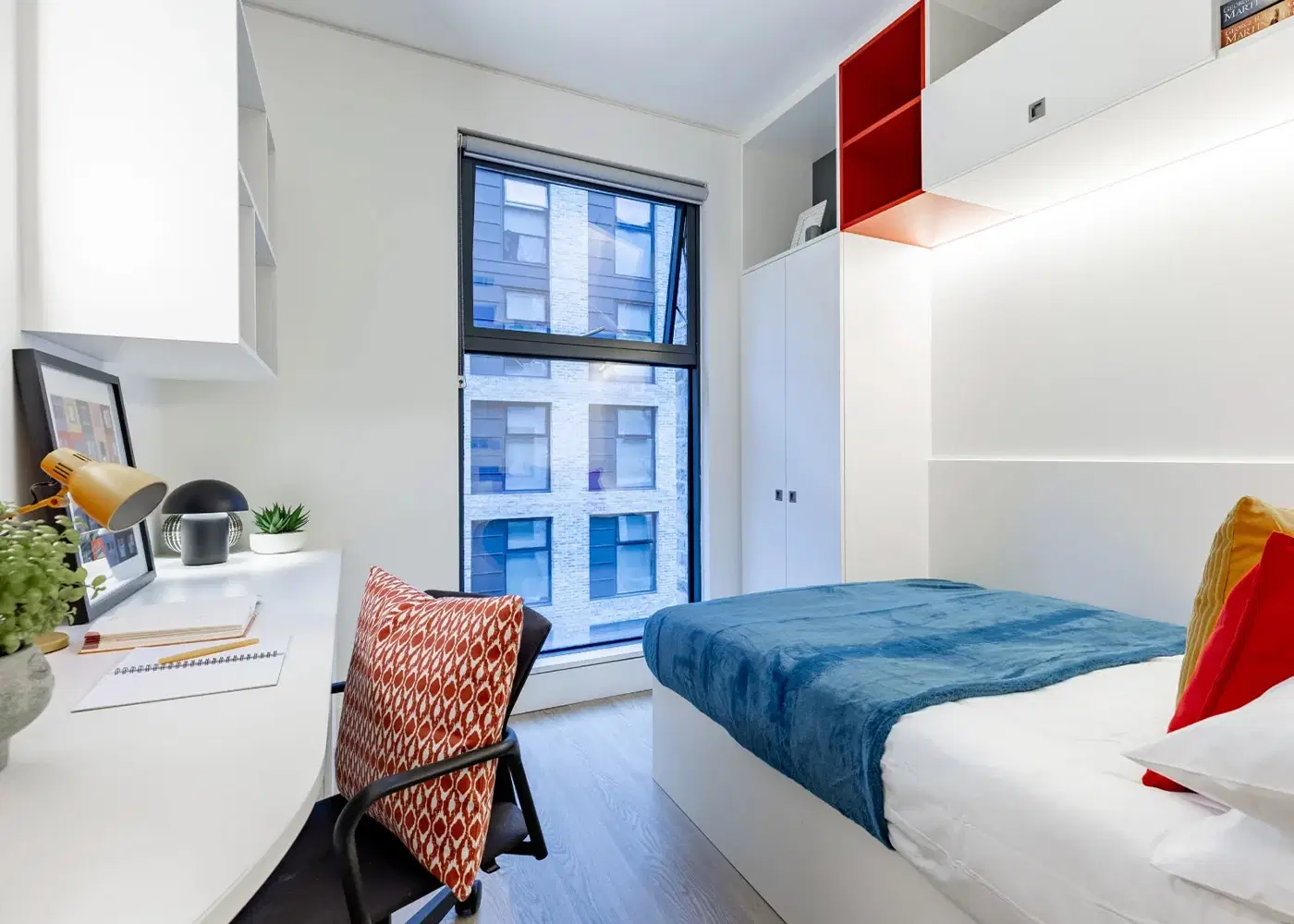 LST Spring Mews, London – Premium Ensuite Mid Level