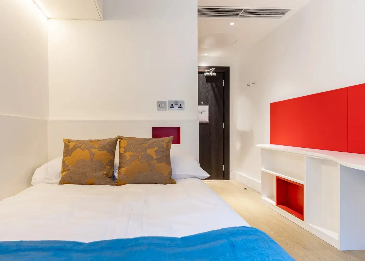 LST Spring Mews, London – Classic Ensuite Lower Level
