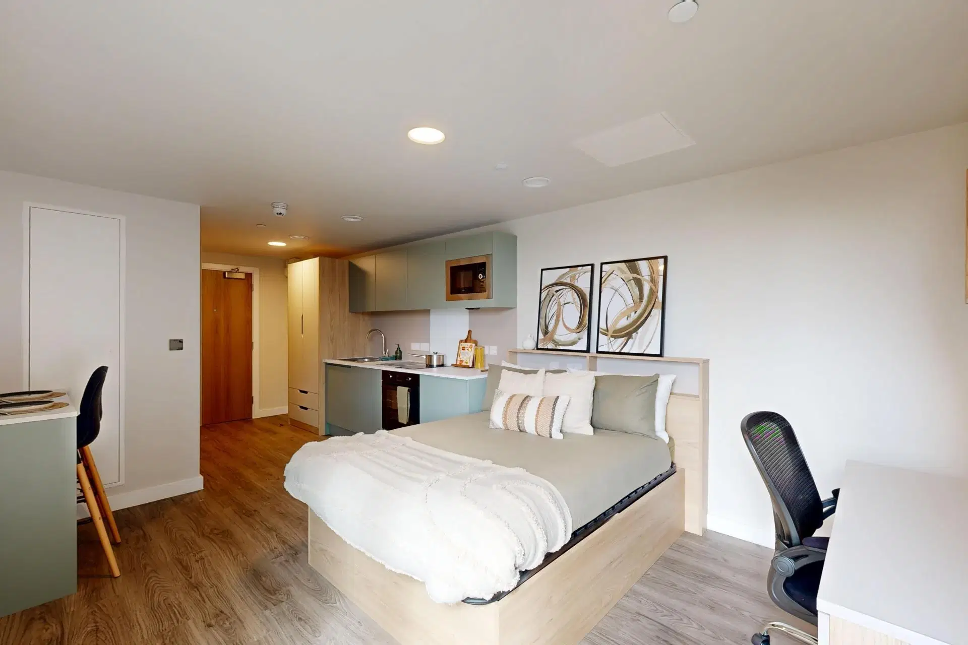 Burnsall House, Coventry – Deluxe Plus Studio