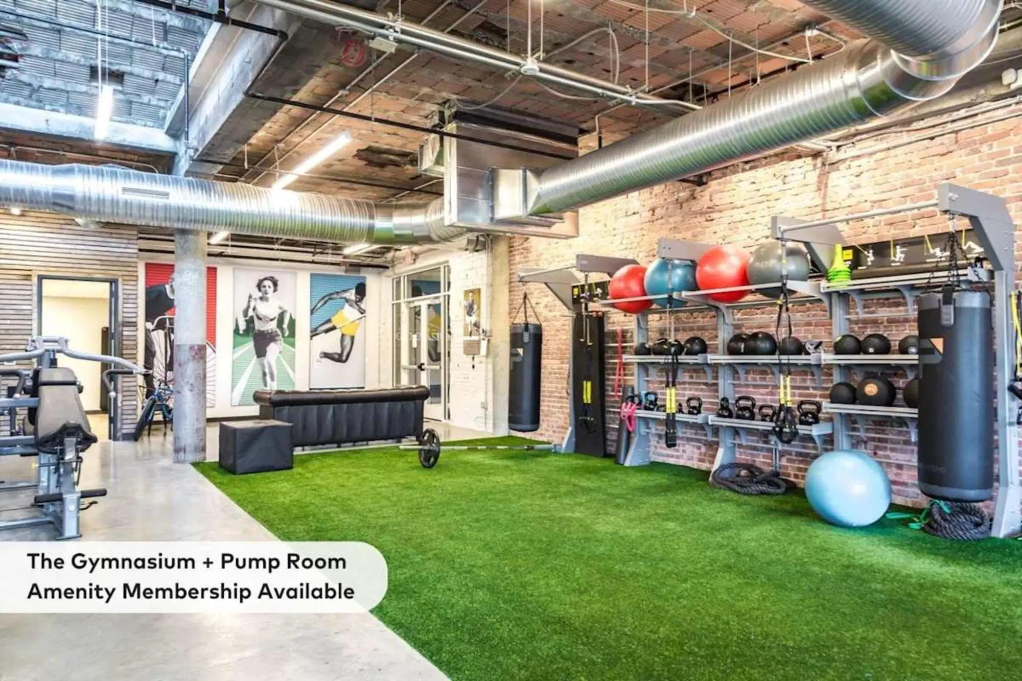 Cleopatra, Kansas City – Amenities