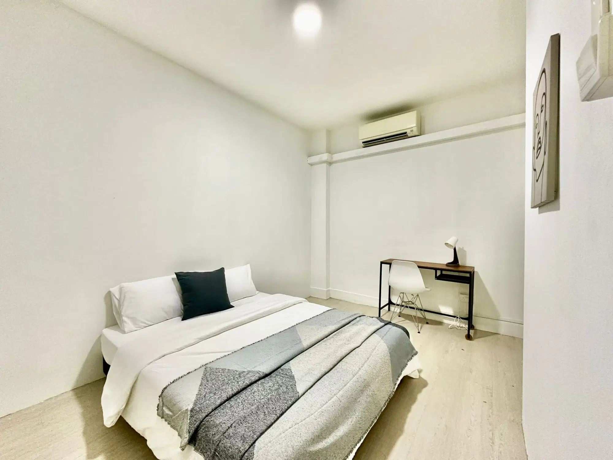 Room in a 4 Bedroom Apartment, 23A Lor 13 Geylang, Singapore 388666