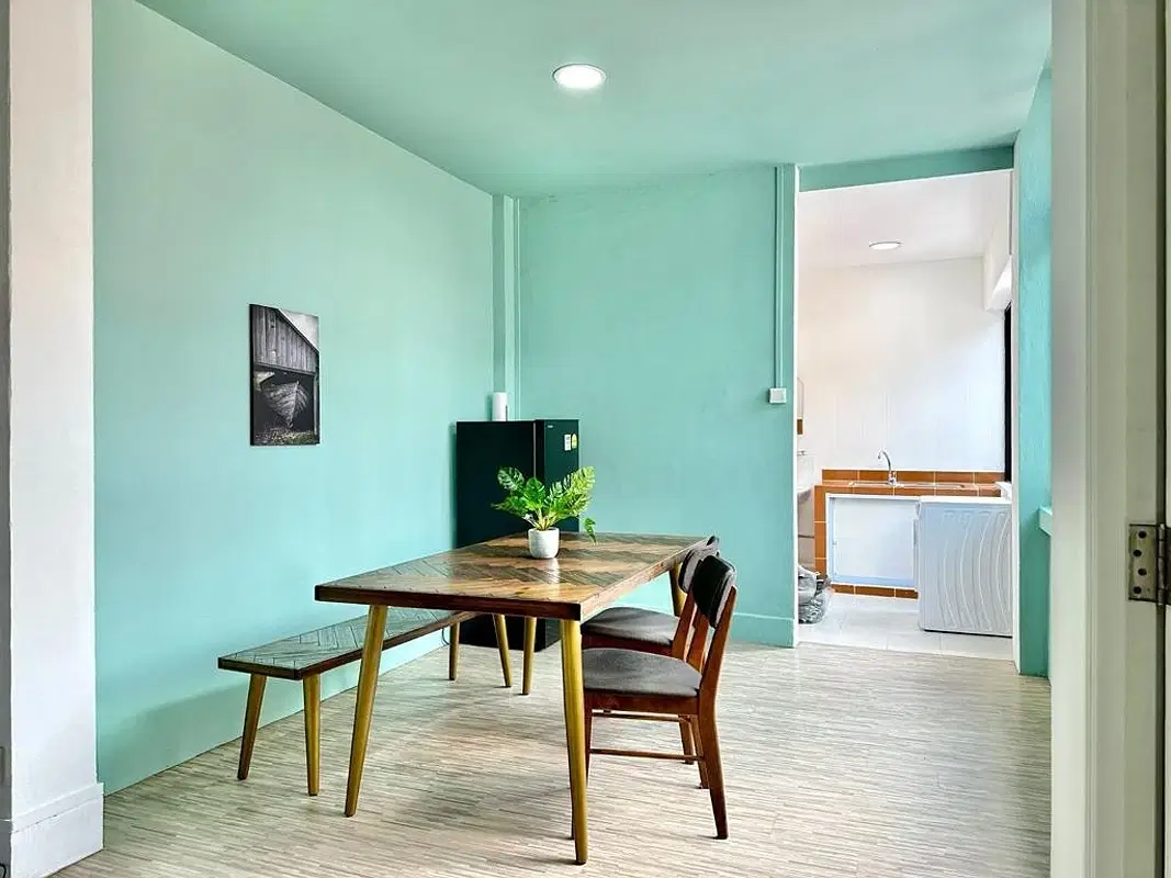 Room in a 4 Bedroom Apartment, 23B Lor 13 Geylang, Singapore 388666 – Amenities