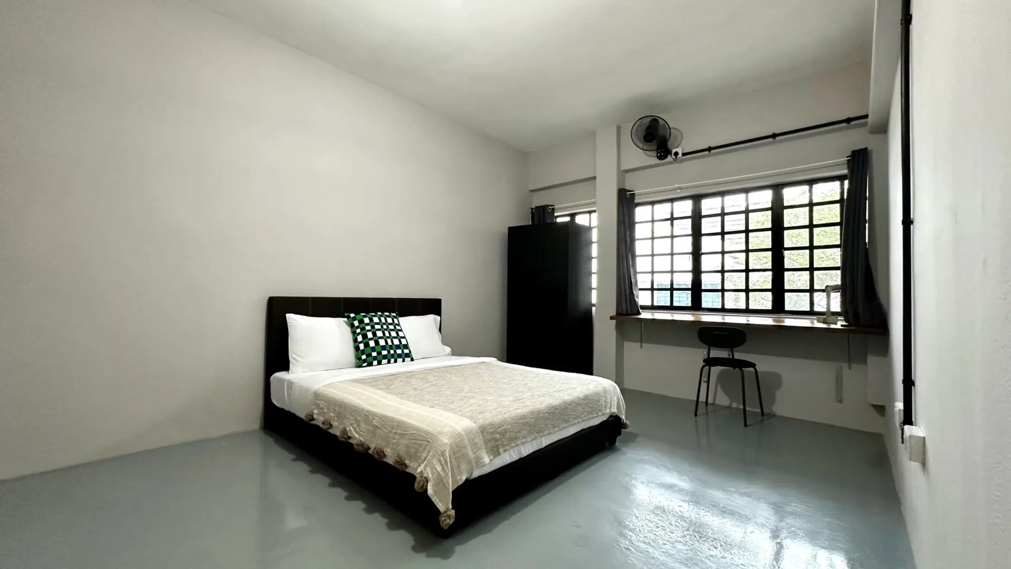 Room in a 8 Bedroom Apartment, 148B Pasir Panjang Rd, Singapore 118553