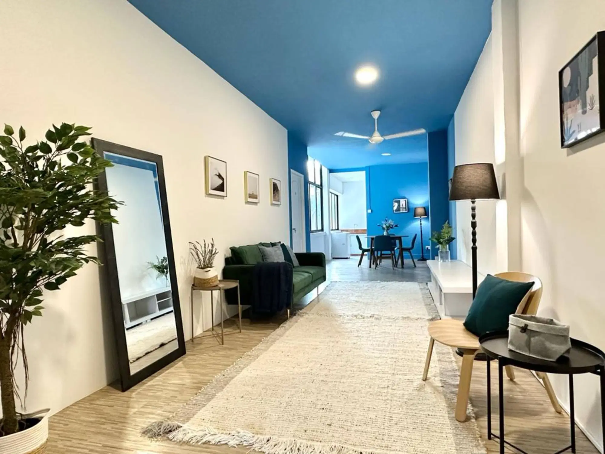 Room in a 4 Bedroom Apartment, 21B Lor 13 Geylang, Singapore 388664 – Room