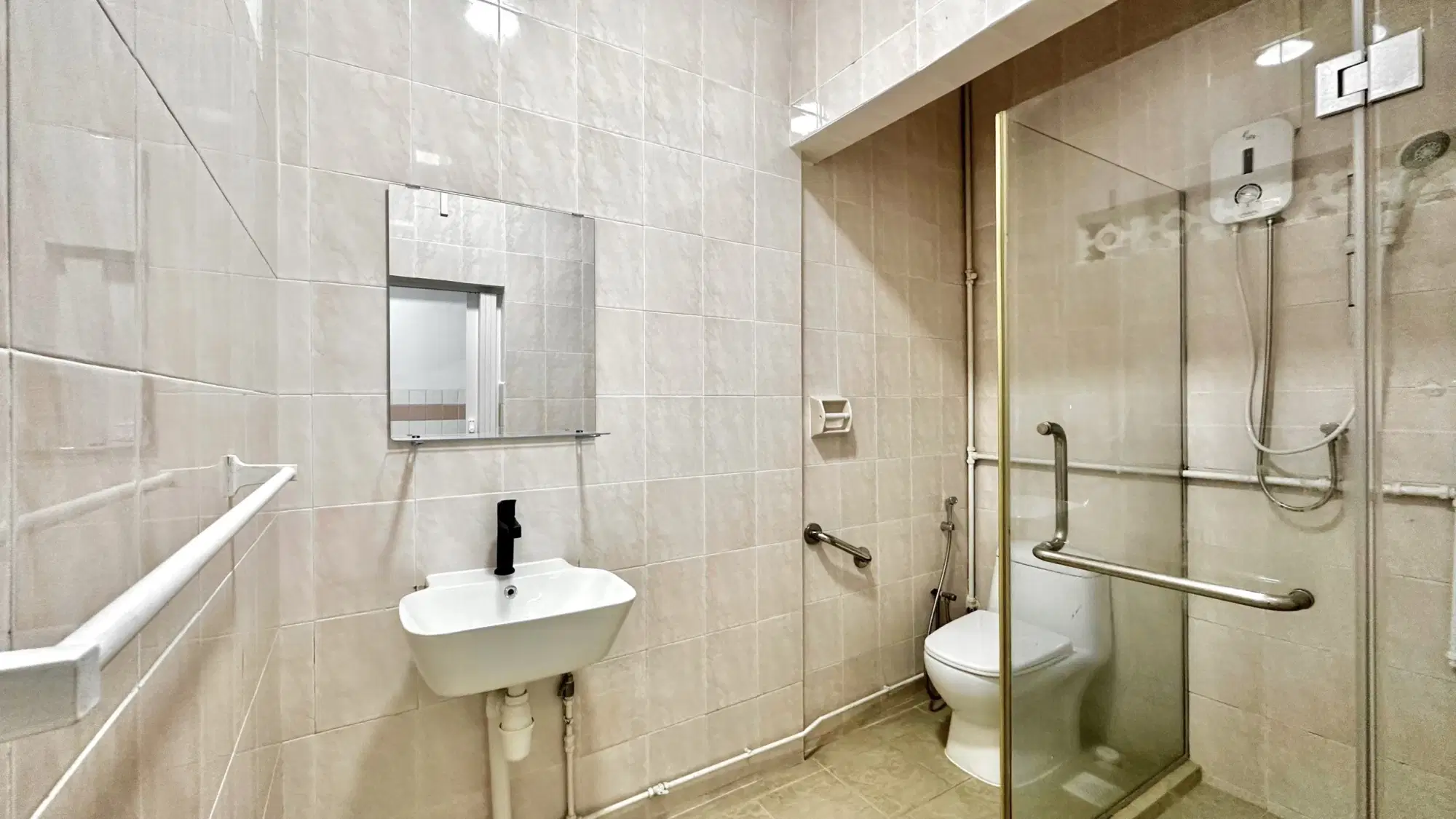 4 Jalan Hari Raya, Singapore – Amenities