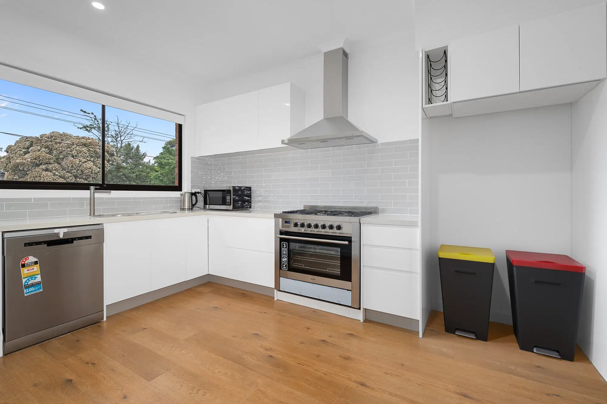 Rooming Houses, 1/85 Kanooka Grove, Clayton, Melbourne – Kitchen