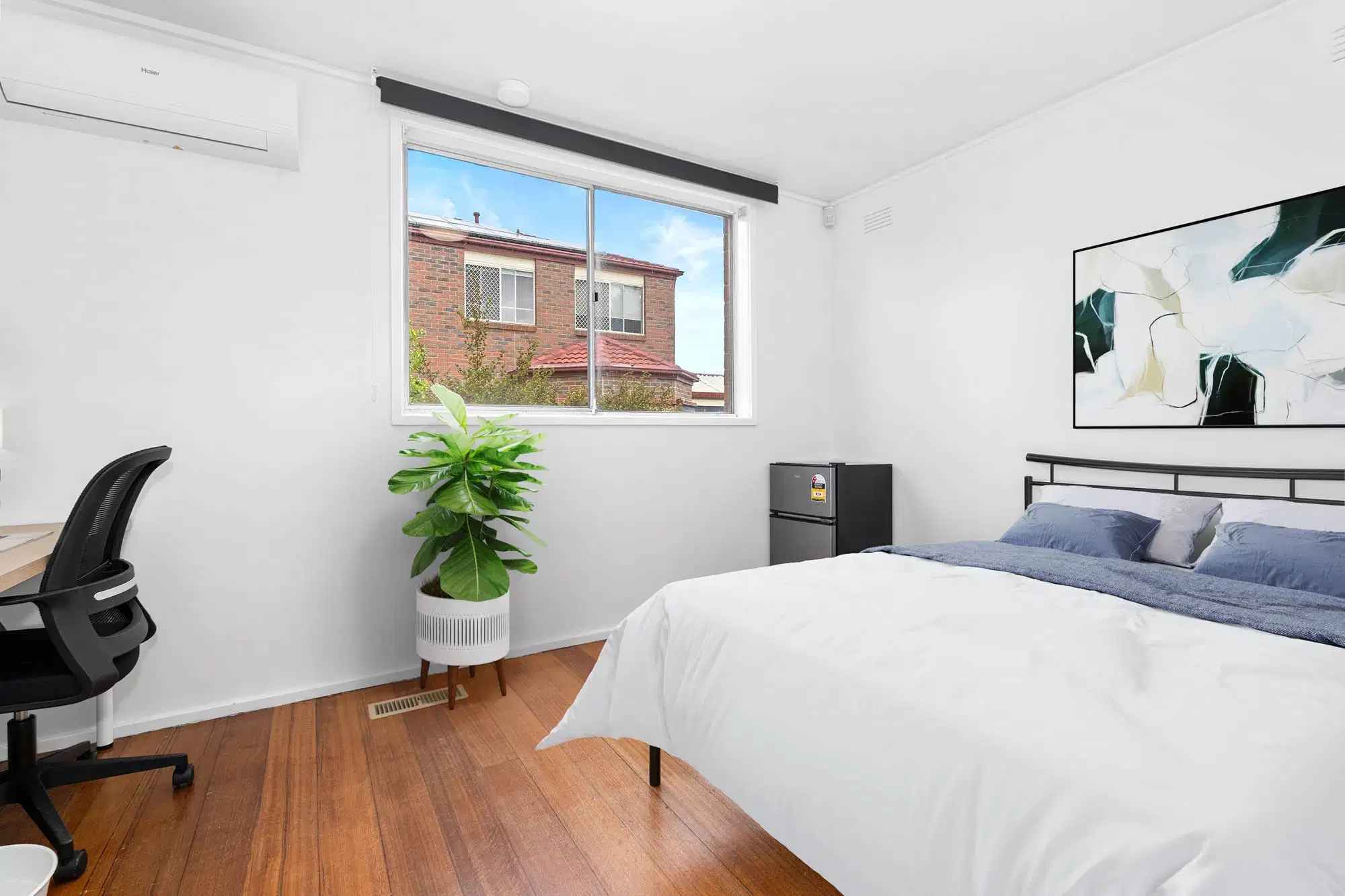 Rooming Houses, 1/9 Risdon Drive, Notting Hill, Melbourne