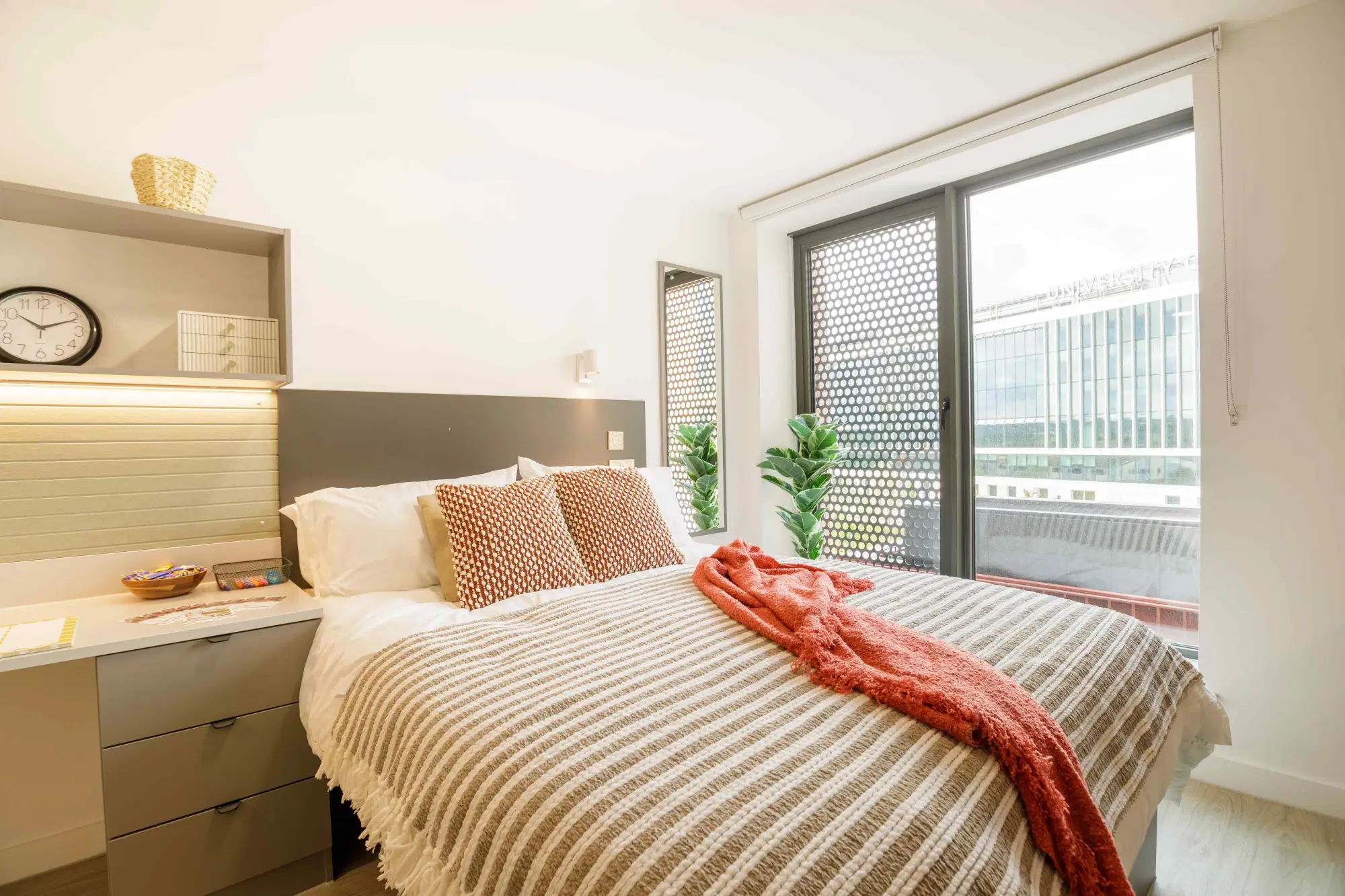 Waterside, Bristol – Standard (Floor 7-8) - Studio